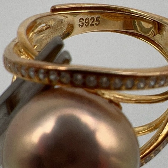 Elegant Gold Freshwater Edison Pearl Ring - Picture 8 of 13